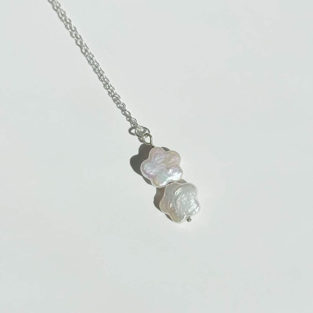 Flower Pearl Necklace