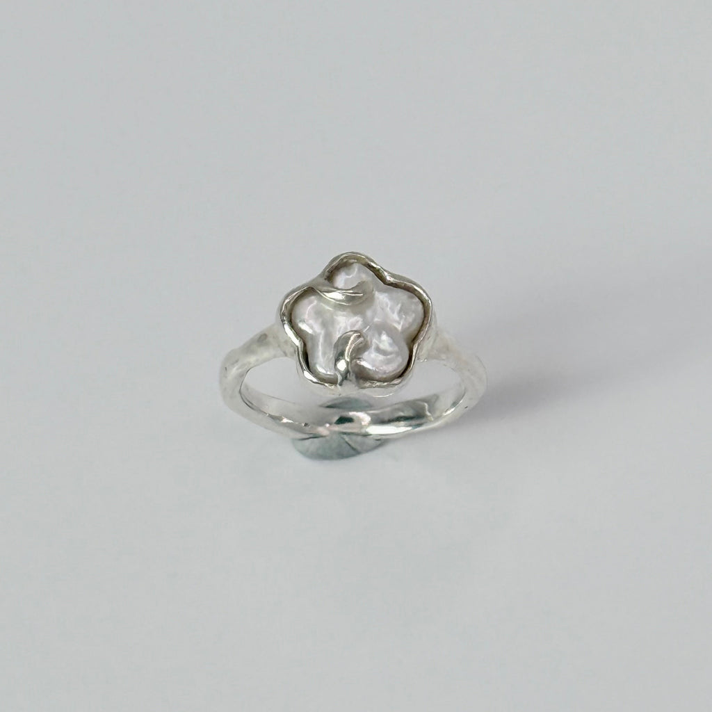 Molten Pearl Flower Ring