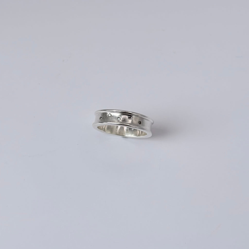 5 Stone Set Band