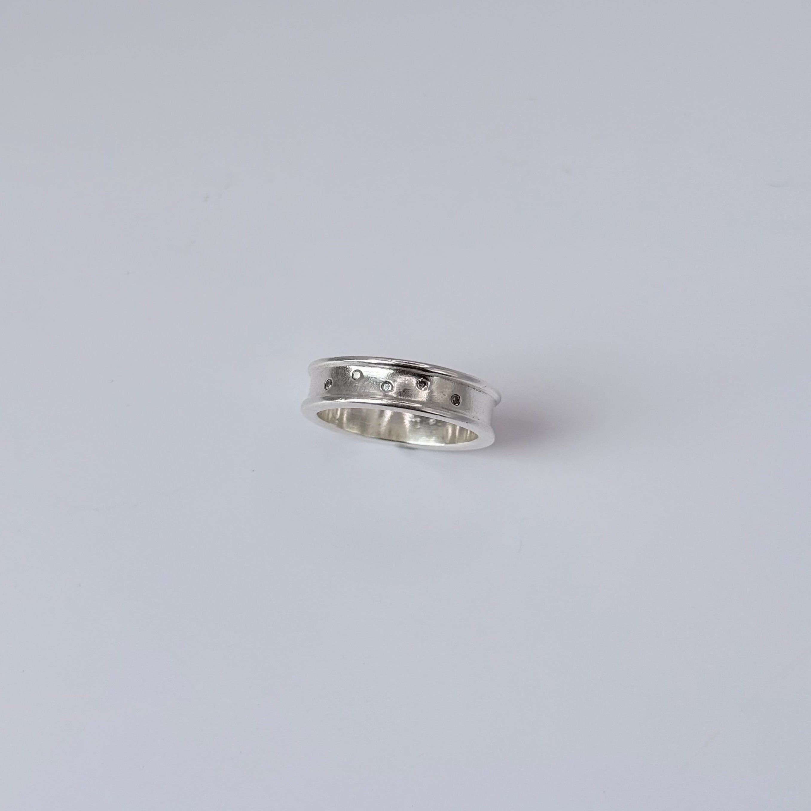 5 Stone Set Band